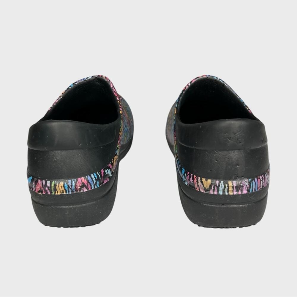 Crocs Neria Pro Graphic Clogs Slip Resistant Size 8 Rainbow Casual Comfort - Picture 7 of 16